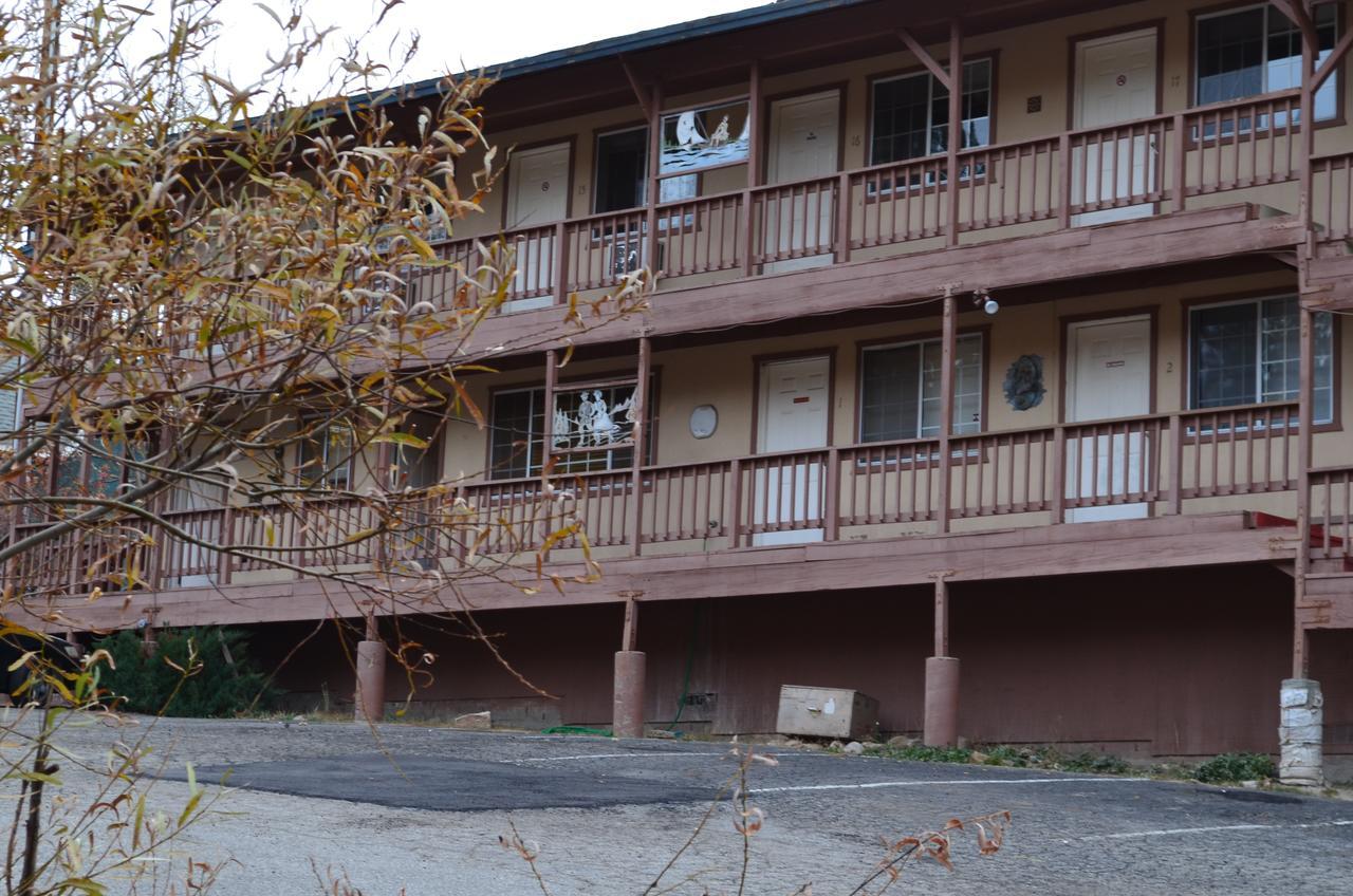 Deep Creek Motel Running Springs Экстерьер фото